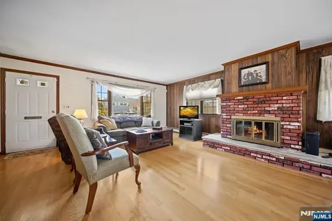 125 Merritt Avenue Bergenfield NJ 07621
