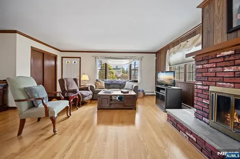 125 Merritt Avenue Bergenfield NJ 07621