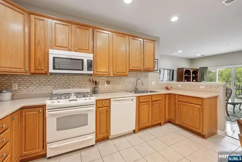 5201 Warrens Way Wanaque NJ 07465
