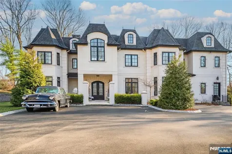 6 Deertrail Road Saddle River NJ 07458