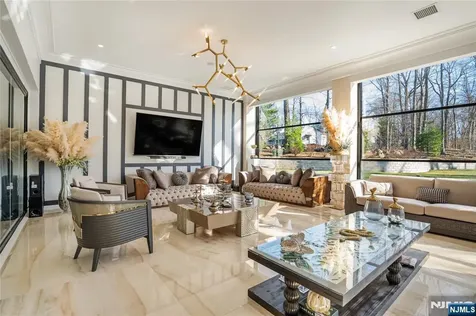 6 Deertrail Road Saddle River NJ 07458