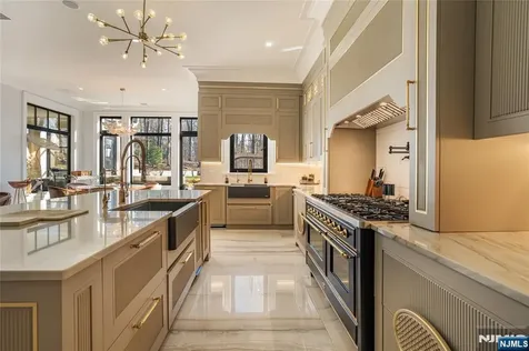 6 Deertrail Road Saddle River NJ 07458