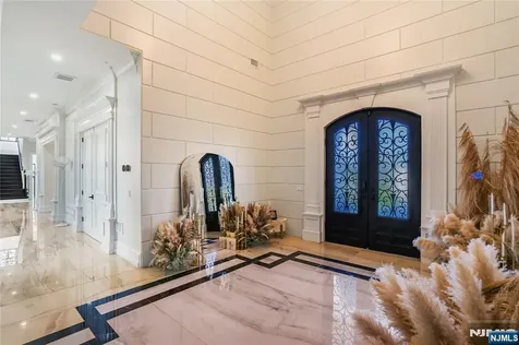 6 Deertrail Road Saddle River NJ 07458