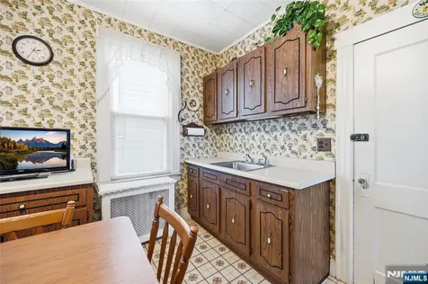 230 Union Avenue Clifton NJ 07011