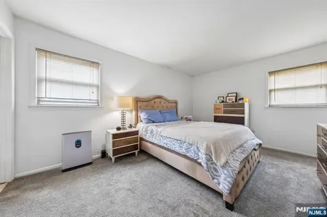 2 Caryn Place Fairfield NJ 07004