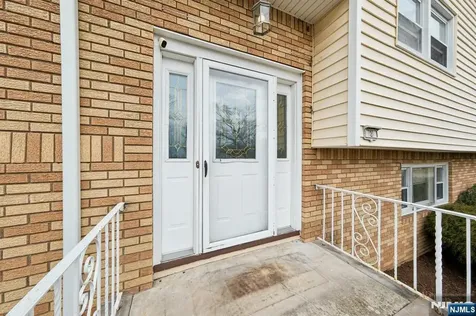 2 Caryn Place Fairfield NJ 07004
