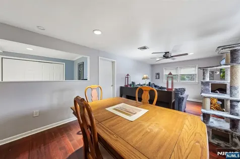 2 Caryn Place Fairfield NJ 07004