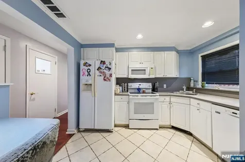 2 Caryn Place Fairfield NJ 07004