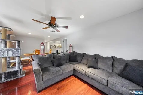 2 Caryn Place Fairfield NJ 07004