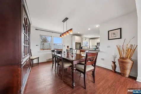 2 Caryn Place Fairfield NJ 07004