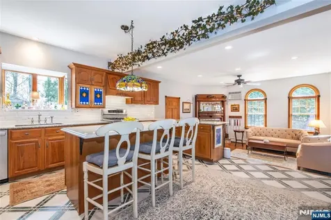 151 Washington Avenue Hillsdale NJ 07642