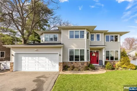 87 Monroe Avenue Cresskill NJ 07626
