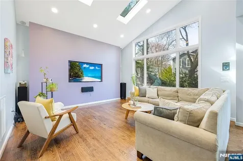 87 Monroe Avenue Cresskill NJ 07626
