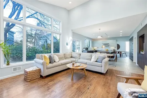 87 Monroe Avenue Cresskill NJ 07626