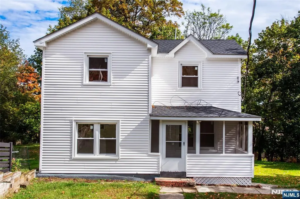 20 Ella Street Bloomingdale NJ 07403