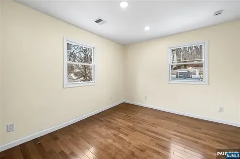 20 Ella Street Bloomingdale NJ 07403