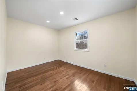 20 Ella Street Bloomingdale NJ 07403