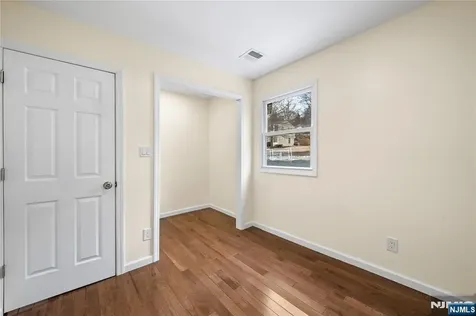 20 Ella Street Bloomingdale NJ 07403