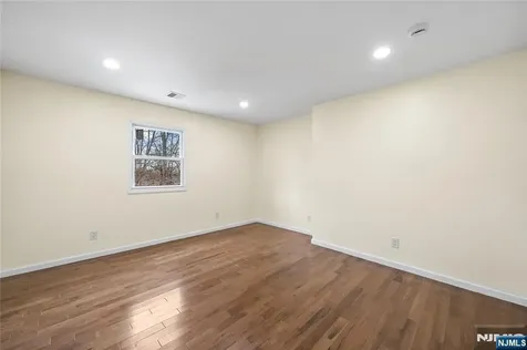 20 Ella Street Bloomingdale NJ 07403