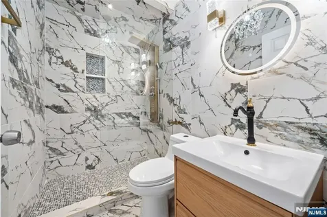 20 Ella Street Bloomingdale NJ 07403
