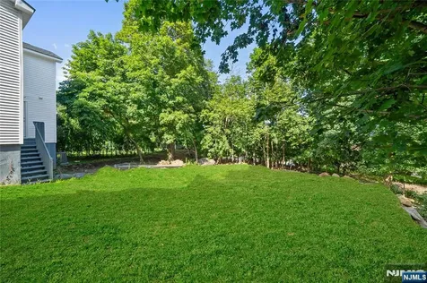 20 Ella Street Bloomingdale NJ 07403