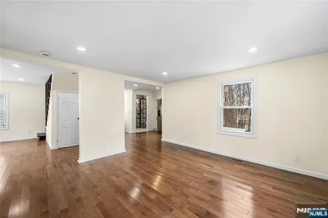 20 Ella Street Bloomingdale NJ 07403