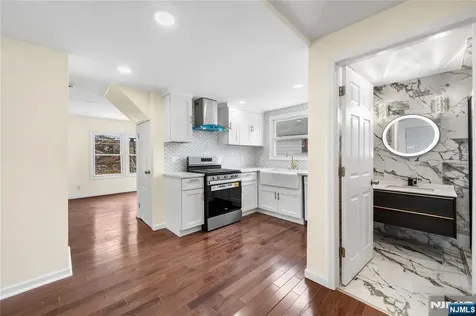 20 Ella Street Bloomingdale NJ 07403