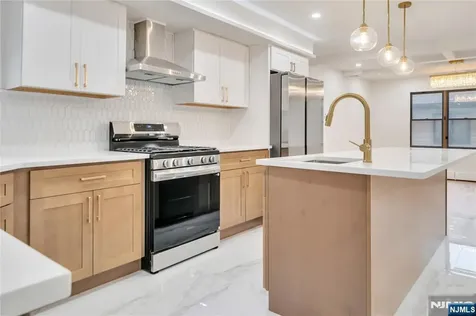 468 Morse Avenue Ridgefield NJ 07657