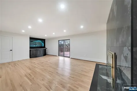 468 Morse Avenue Ridgefield NJ 07657