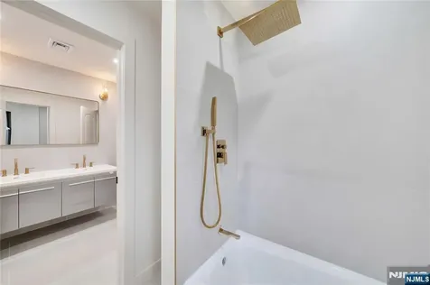 468 Morse Avenue Ridgefield NJ 07657