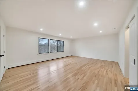 468 Morse Avenue Ridgefield NJ 07657