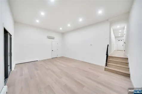 468 Morse Avenue Ridgefield NJ 07657