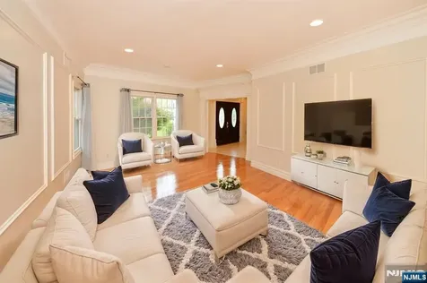 2186 Jones Road Fort Lee NJ 07024