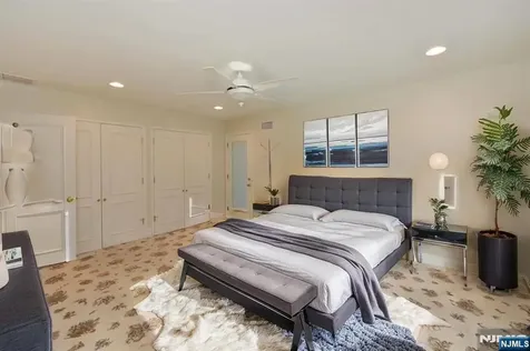 2186 Jones Road Fort Lee NJ 07024