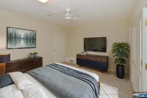 2186 Jones Road Fort Lee NJ 07024