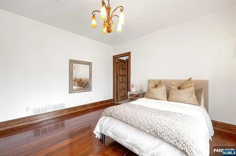 10 Fox Terrace Cliffside Park NJ 07010