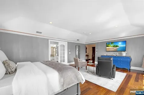 10 Fox Terrace Cliffside Park NJ 07010