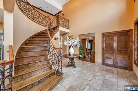 10 Fox Terrace Cliffside Park NJ 07010