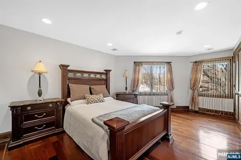 10 Fox Terrace Cliffside Park NJ 07010