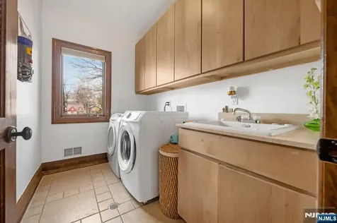 10 Fox Terrace Cliffside Park NJ 07010