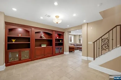 10 Fox Terrace Cliffside Park NJ 07010