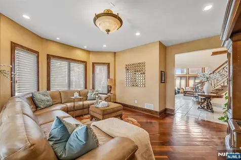 10 Fox Terrace Cliffside Park NJ 07010