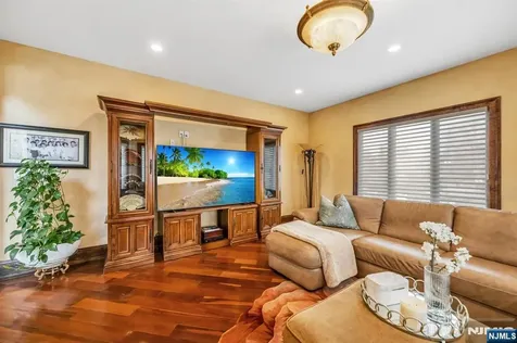 10 Fox Terrace Cliffside Park NJ 07010