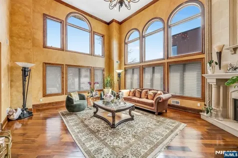 10 Fox Terrace Cliffside Park NJ 07010