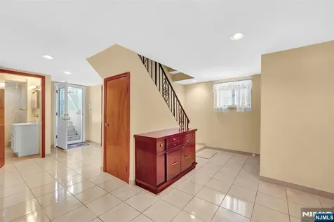 248 Donaldson Avenue Rutherford NJ 07070