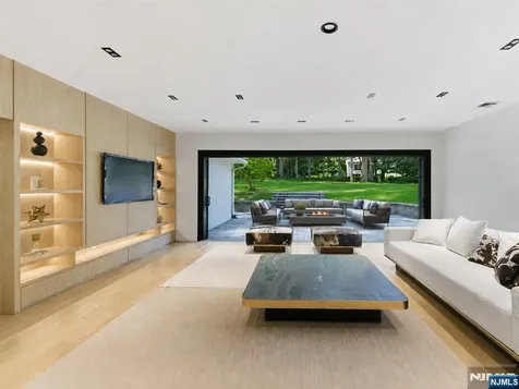60 Brookside Drive Upper Saddle River NJ 07458