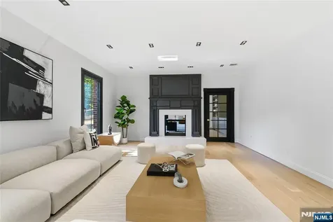 60 Brookside Drive Upper Saddle River NJ 07458