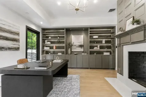 60 Brookside Drive Upper Saddle River NJ 07458