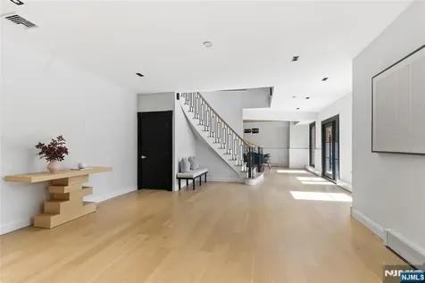 60 Brookside Drive Upper Saddle River NJ 07458