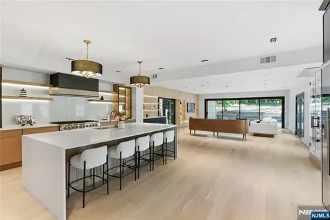 60 Brookside Drive Upper Saddle River NJ 07458